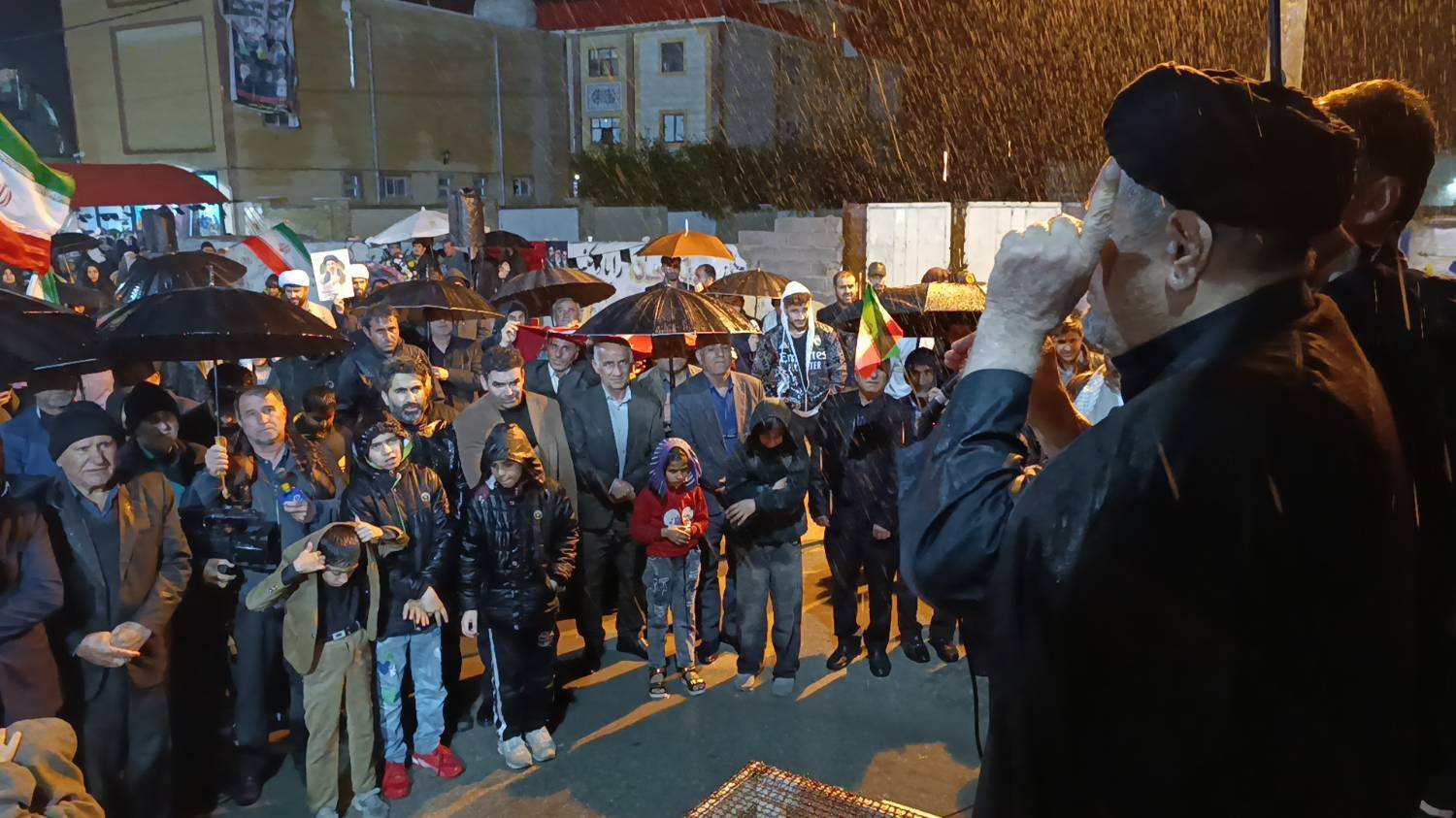 به عشق ایران؛ بهمئیها در میدان به عشق ایران؛ بهمئیها در میدان