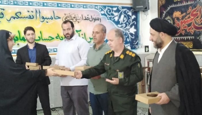 تجلیل از حافظان سورهی فتح در لنگرود تجلیل از حافظان سورهی فتح در لنگرود