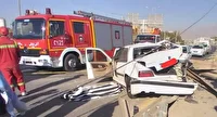 تلاش آتش‌نشانان کرجی برای نجات نوجوان در تصادف مهرشهر